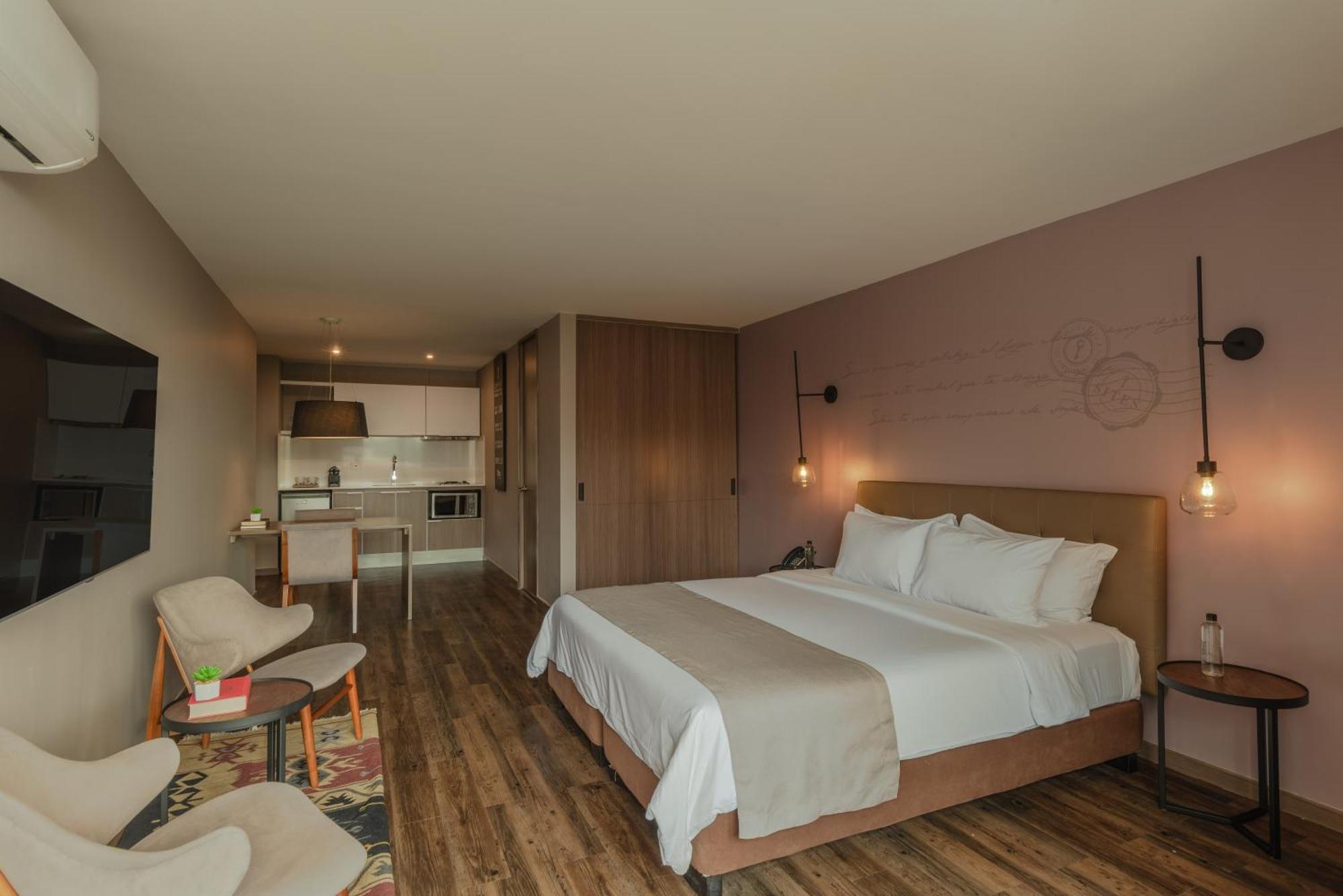 Sites Hotel 메딜린 외부 사진 A room at the hotel