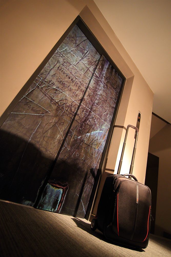 Sites Hotel 메딜린 외부 사진 Marble wall