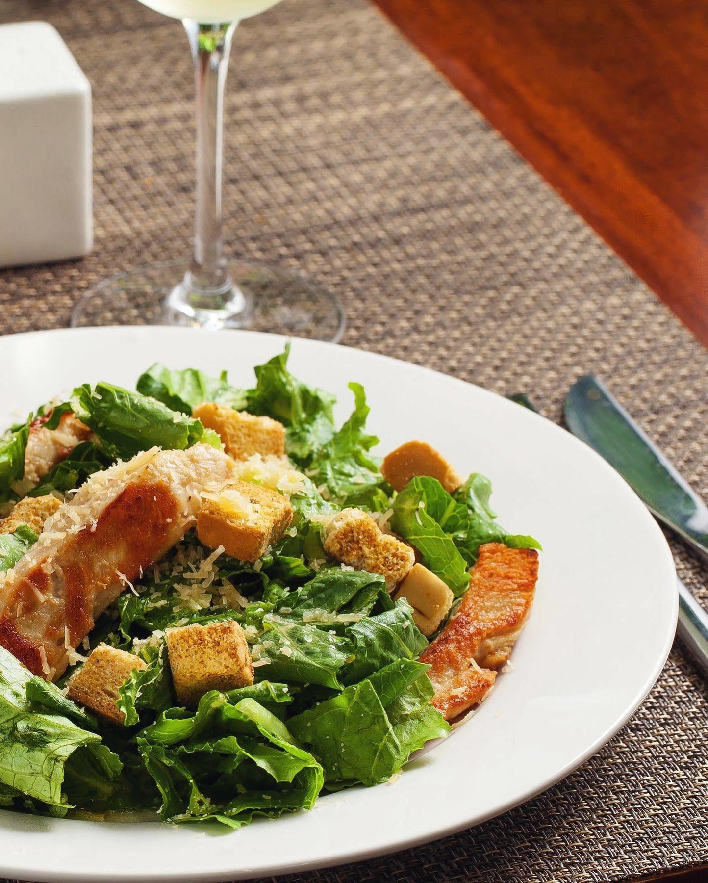 Sites Hotel 메딜린 외부 사진 Caesar salad