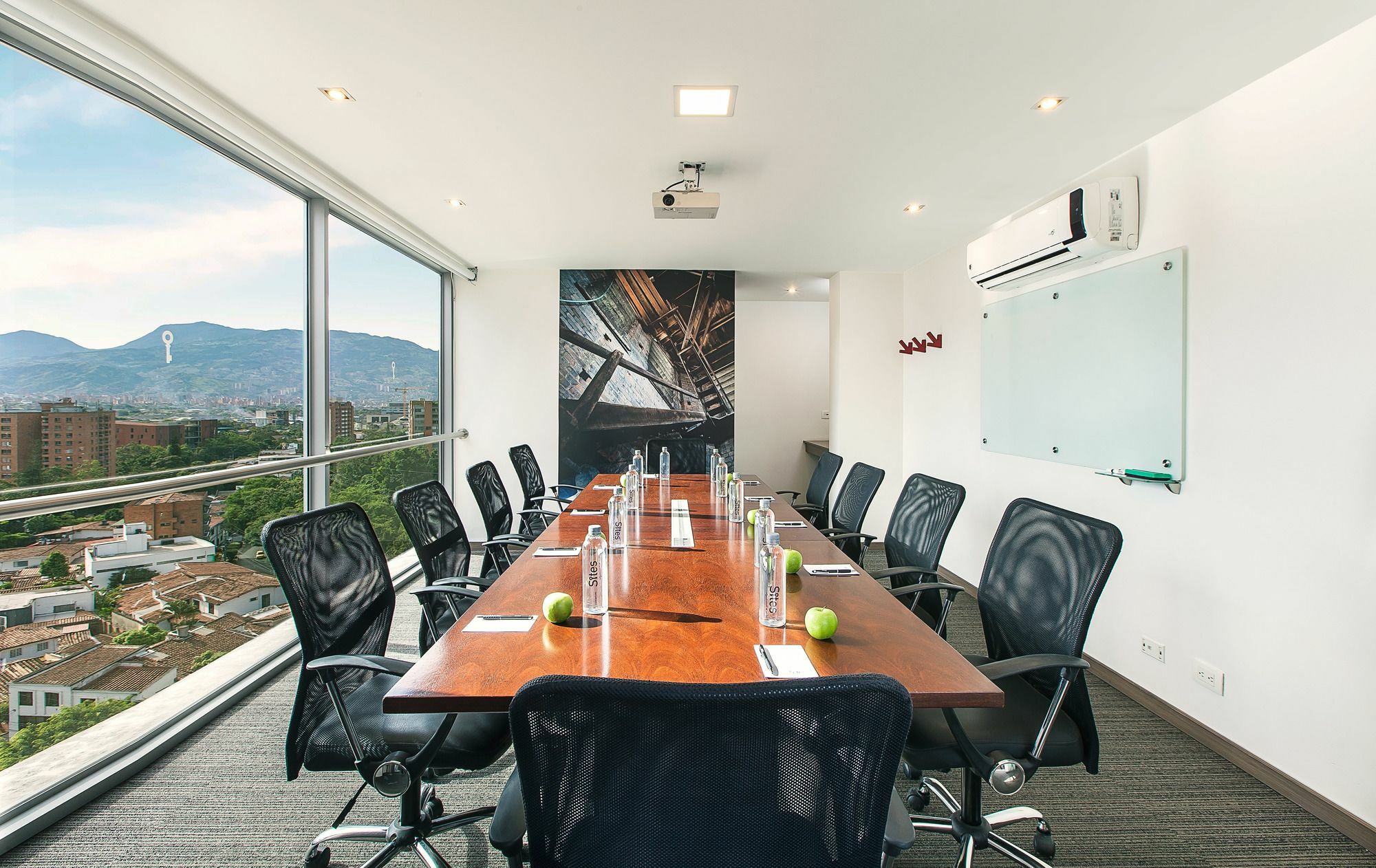 Sites Hotel 메딜린 외부 사진 Meeting room at the hotel