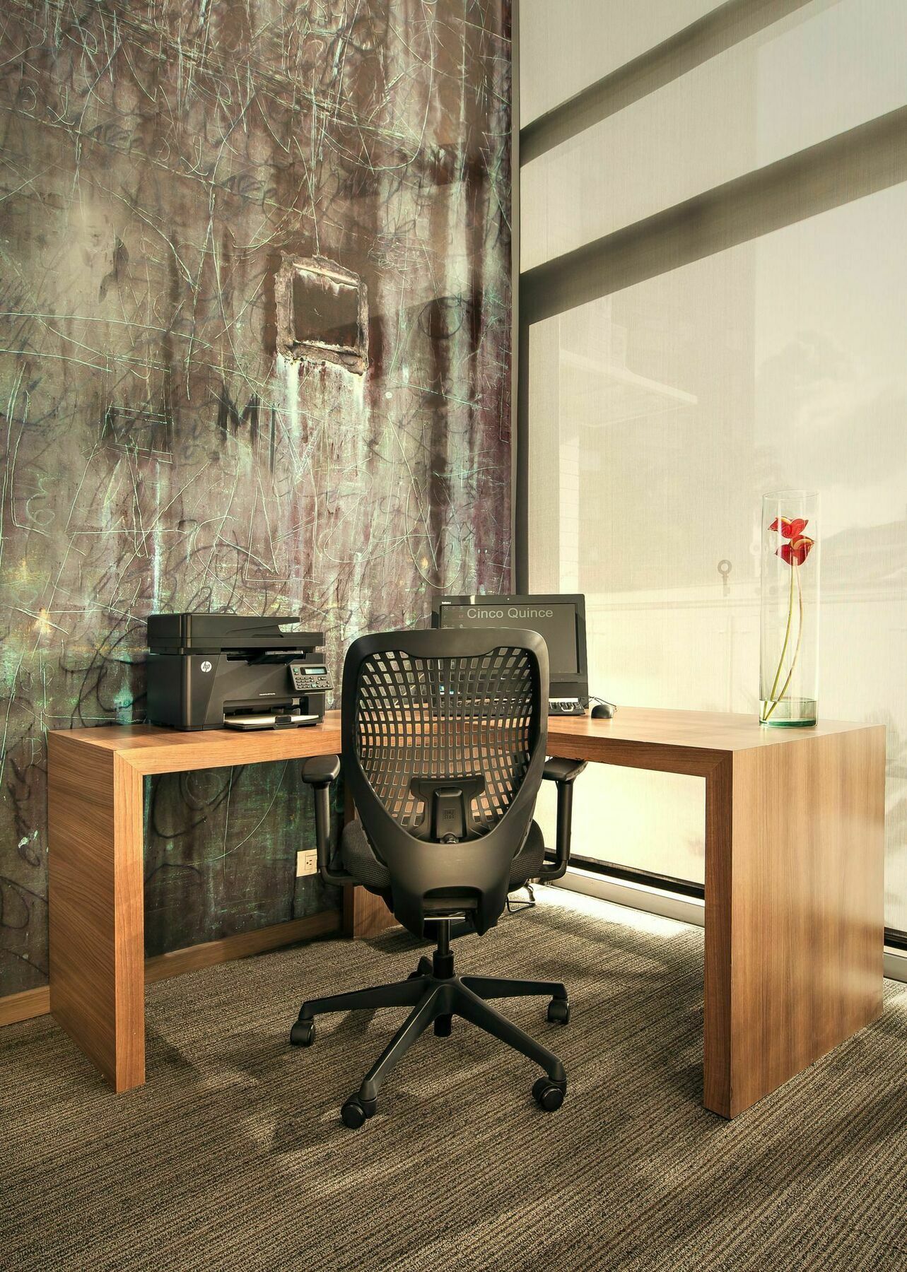 Sites Hotel 메딜린 외부 사진 A typical office chair